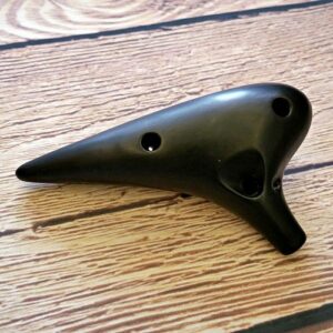 Alternative view of 禾豐窯 12孔陶笛 燻燒 中音G（AG）