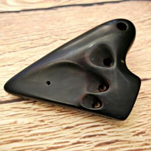 Alternative view of 禾豐窯 三管陶笛 燻燒 中音C（AC）