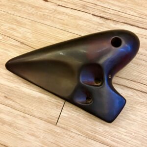 Alternative view of 禾豐窯 雙管陶笛 燻燒 中音G（AG）